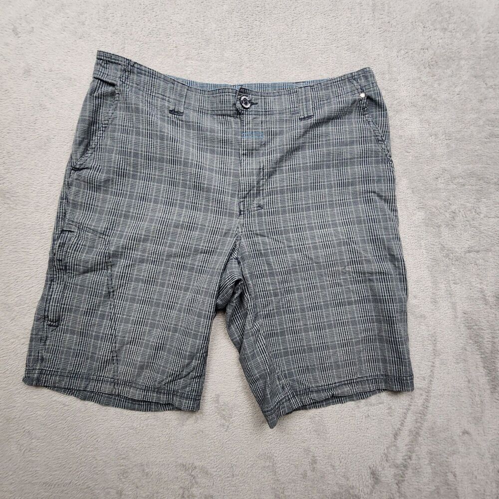 Columbia Mens 36 Gray Plaid Shorts Omni Shade 10 Inseam Utility Pocket Cotton